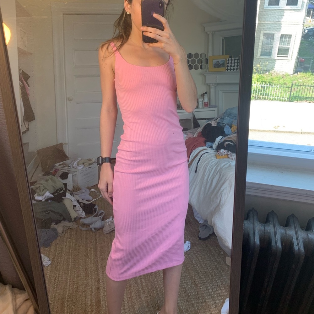 NWOT ribbed pink midi dress